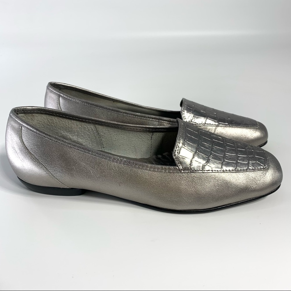 Antonio Melani Empire Leather Crocadile Embossed Square Toe Slip On Loafer Flat